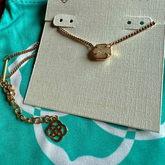 Kendra Scott Mabel Pendent Necklace Gold Tone Iridescent Drusy - Picture 4 of 5